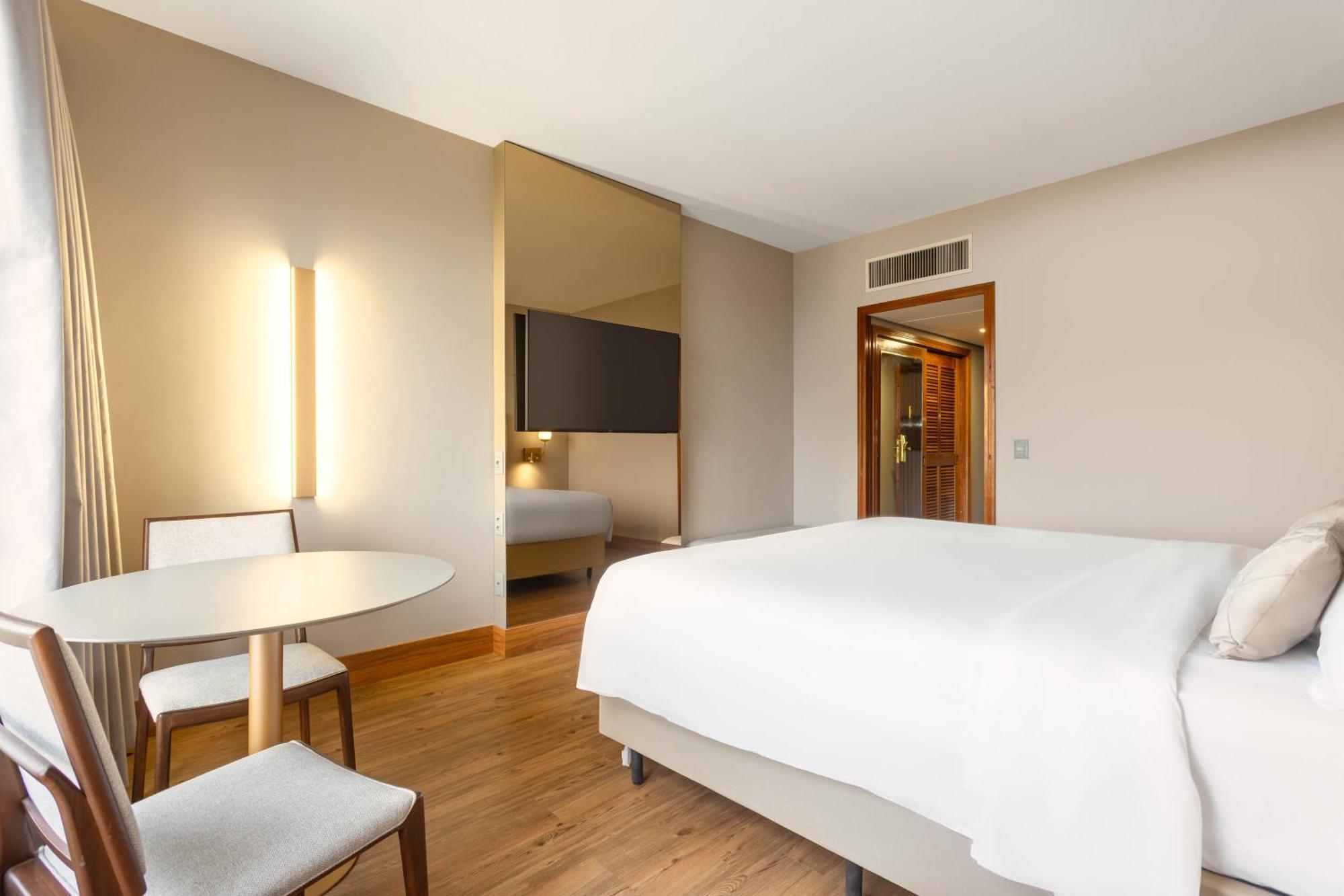欧鲁米纳斯宫酒店 贝洛哈里桑塔 外观 照片 A room at the hotel