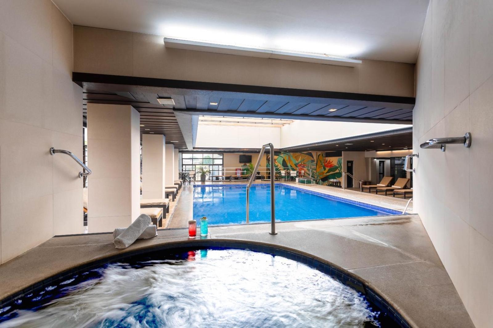 欧鲁米纳斯宫酒店 贝洛哈里桑塔 外观 照片 Spa at the hotel